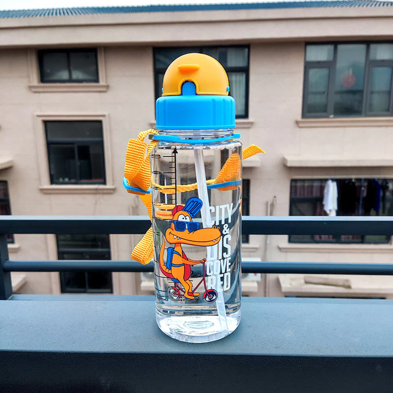 Cartoon Water Bottle with Straw Leak-proof Design for Kids 650ml - Image 3