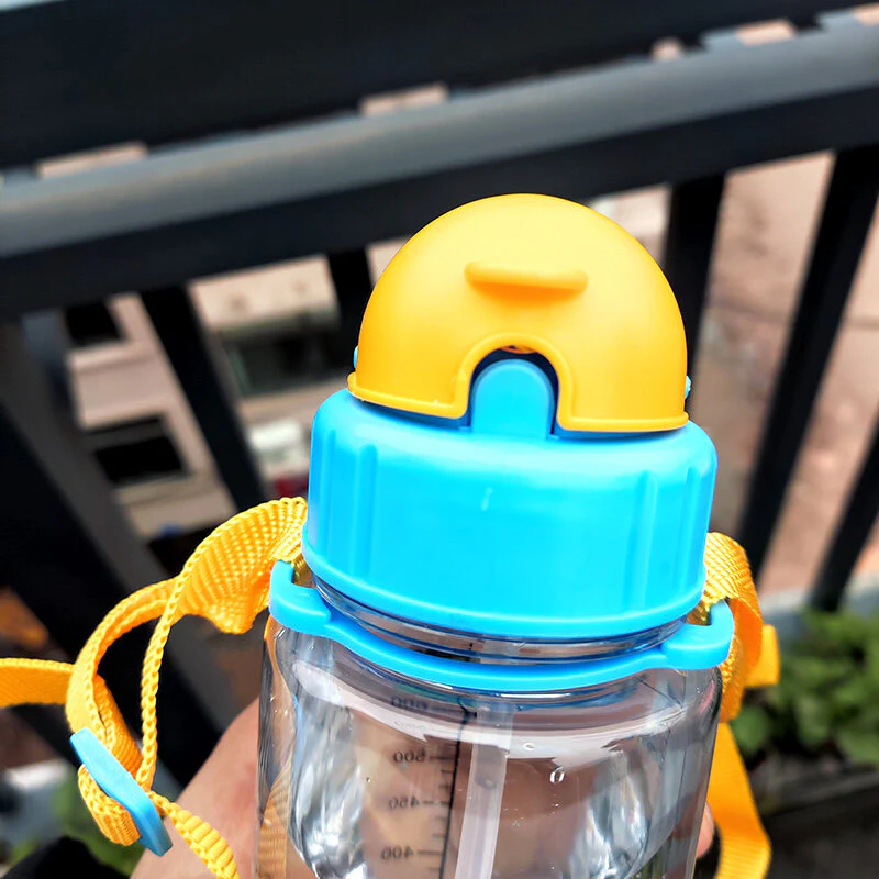 Cartoon Water Bottle with Straw Leak-proof Design for Kids 650ml - Image 4