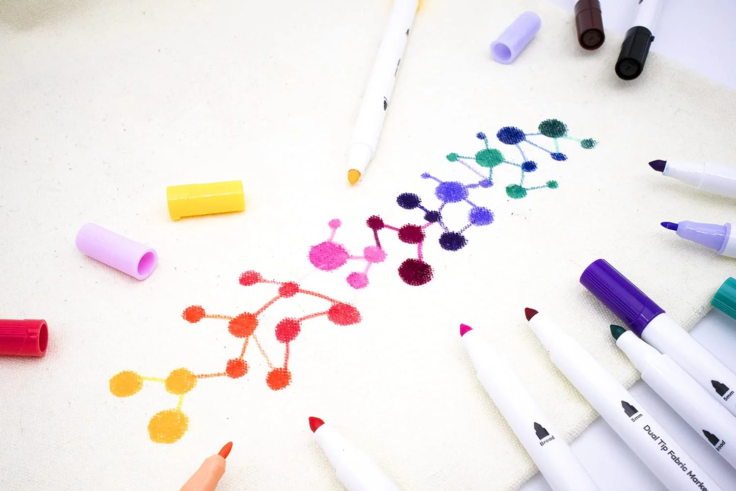 Mont Marte Signature Dual Tip Fabric Markers Pack of 12 - Image 4