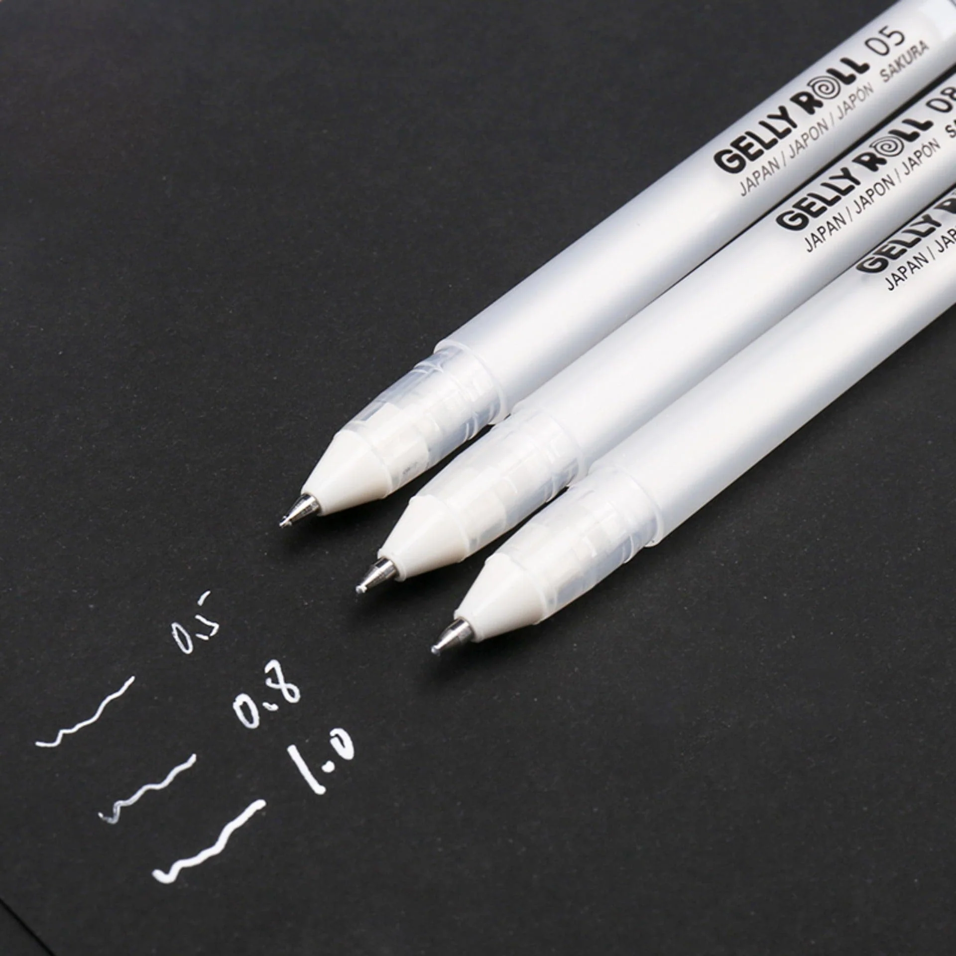 Sakura White Gelly Roll Gel Pen Pack of 3 - Image 3