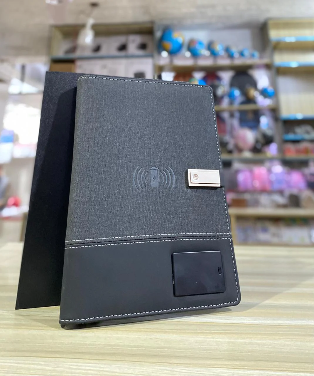 Executive Smart Charging Portfolio Diary with 10,000mAh Power Bank & Multi-Cable Organizer - Image 5